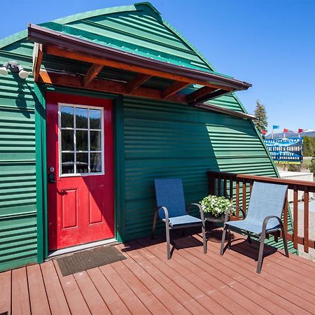 Sky Eco - Glacier General Store And Cabins Coram Bagian luar foto