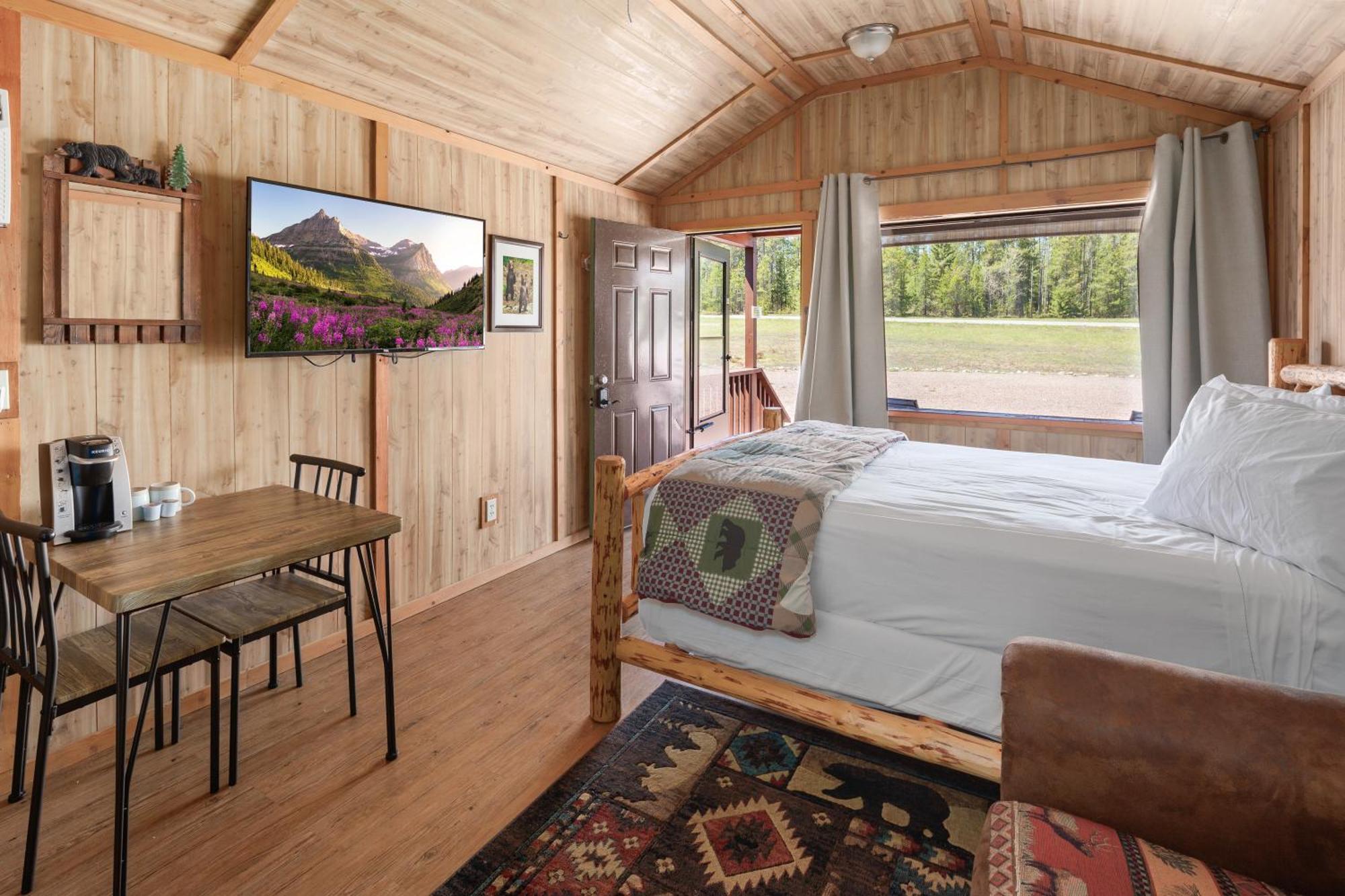 Sky Eco - Glacier General Store And Cabins Coram Bagian luar foto