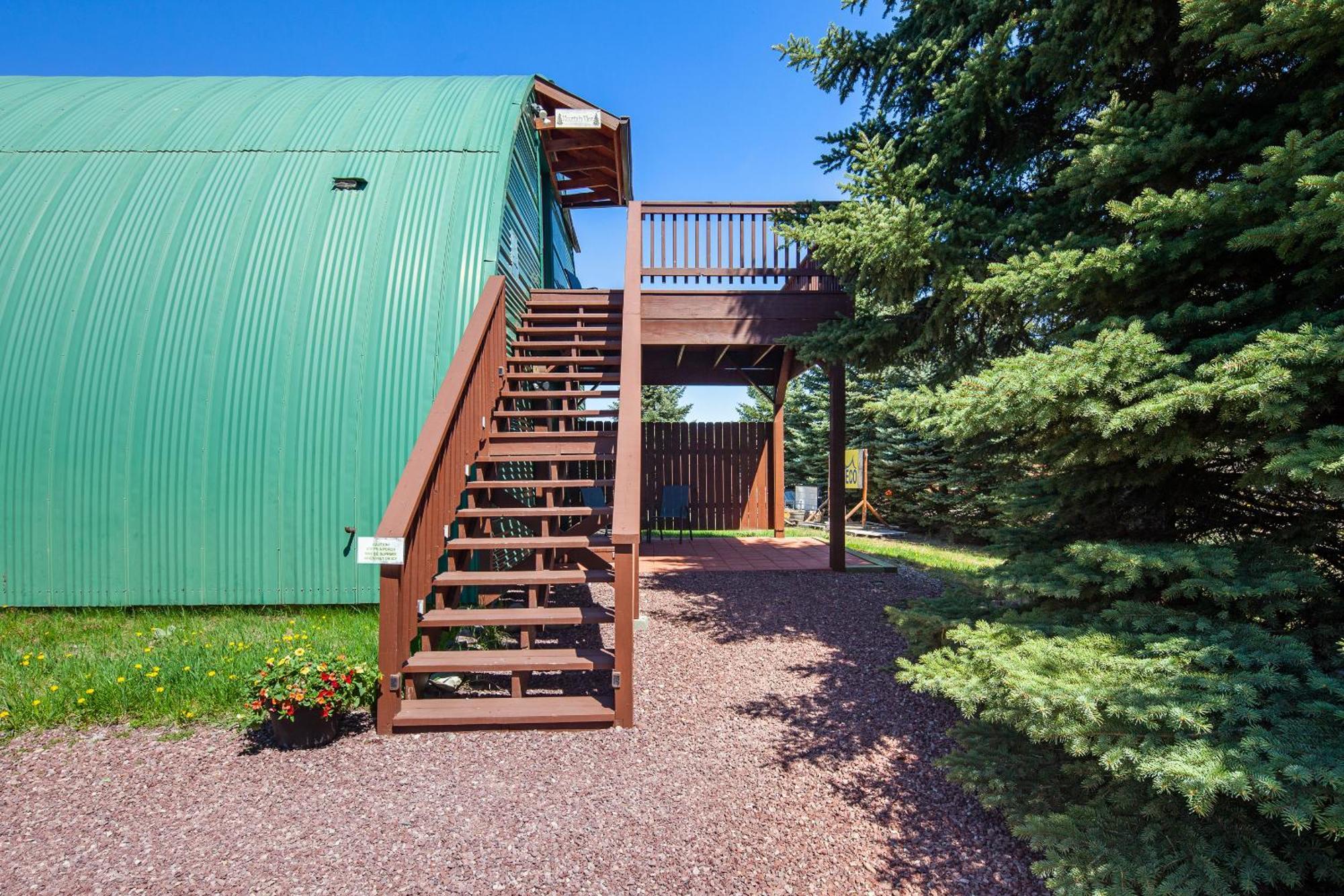 Sky Eco - Glacier General Store And Cabins Coram Bagian luar foto