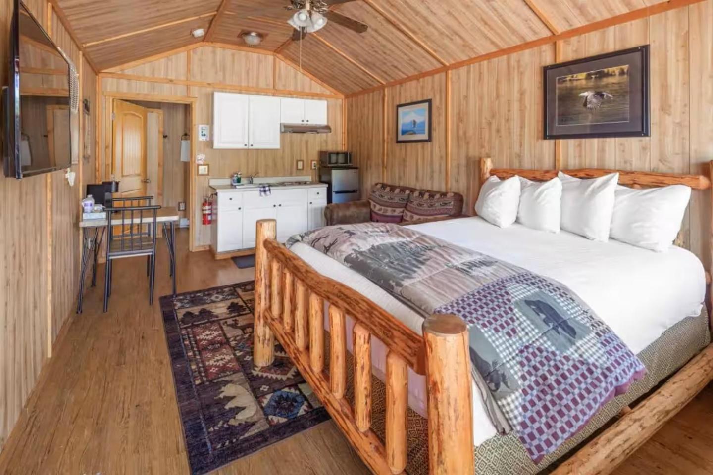 Sky Eco - Glacier General Store And Cabins Coram Bagian luar foto